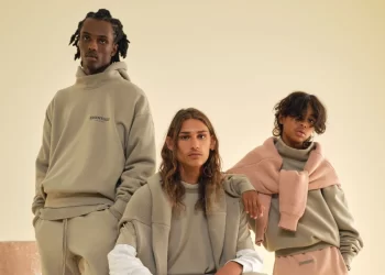 How to pick the perfect essentials sweatsuit for your body type